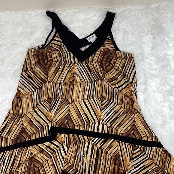 Monroe & Main Sleeveless Tiered Top - Picture 4 of 8